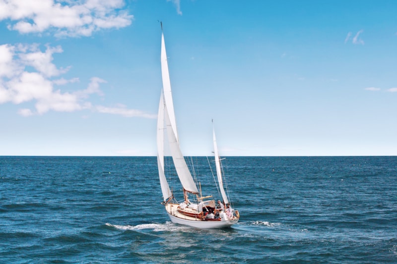 Voilier classique en navigation